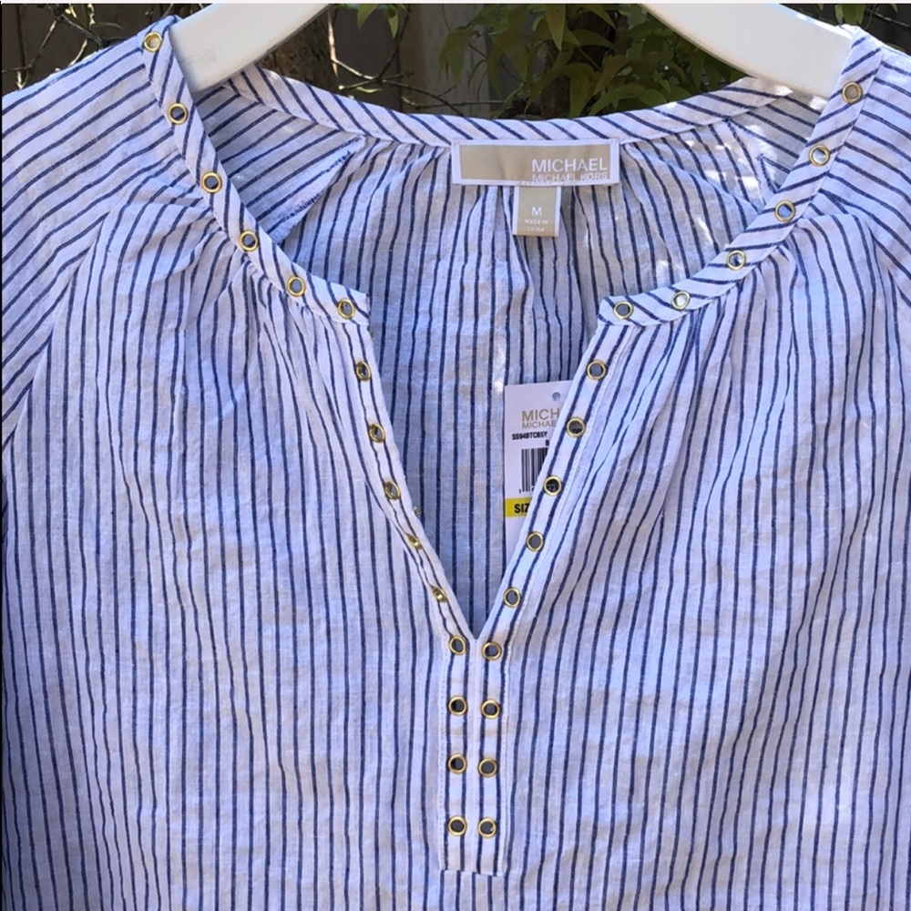 Michael Kors⭐️Beautiful! Fashionable! THE MK Top⭐️ - Picture 2 of 6